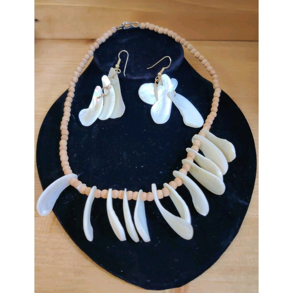 Shell Necklace Set Mother of Pearl White Coastal Wood Beaded Beach Sea 18" Read